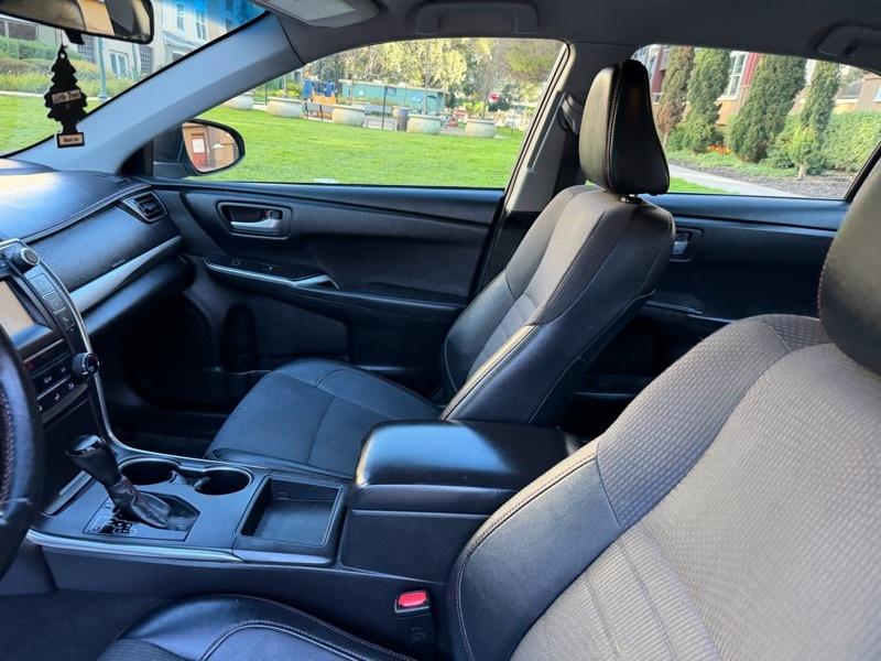 Toyota Camry SE 2016