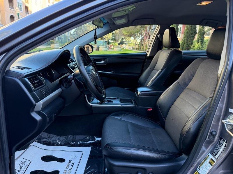 Toyota Camry SE 2016