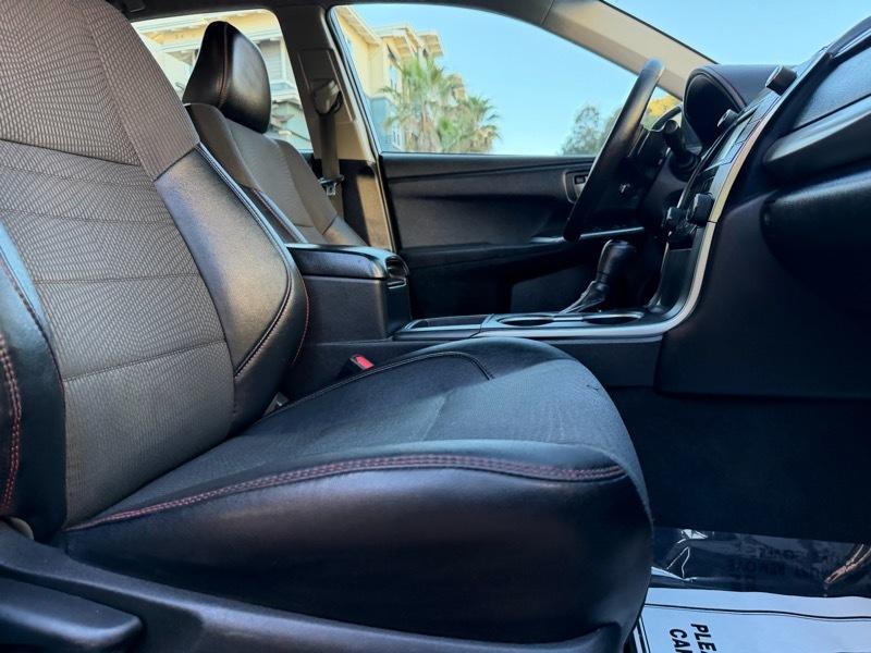 Toyota Camry SE 2016