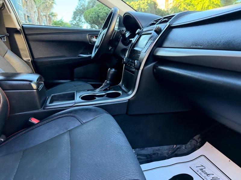 Toyota Camry SE 2016