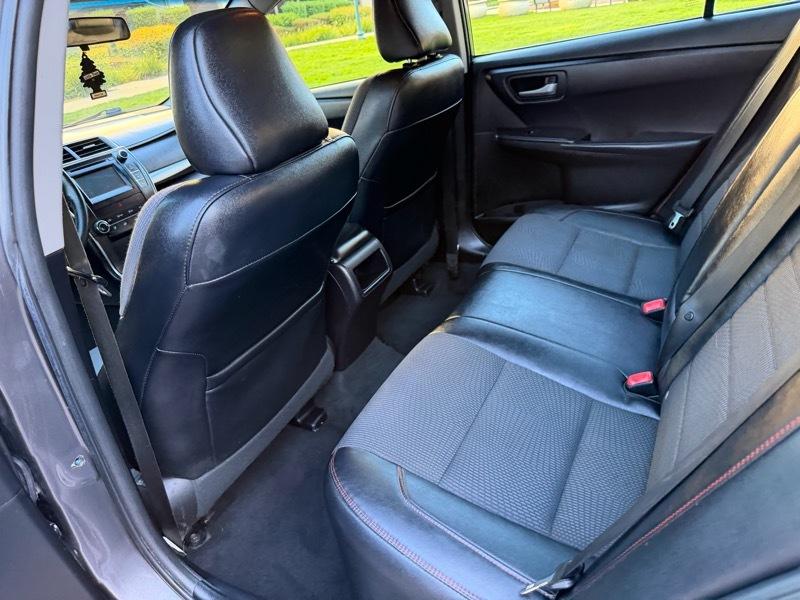 Toyota Camry SE 2016