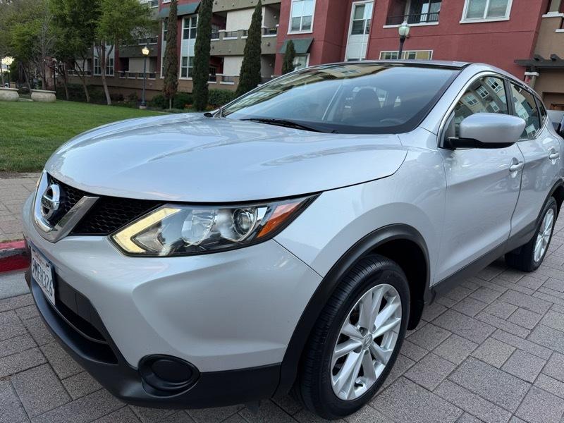 Nissan Rogue Sport S 4D SUV FWD 2017