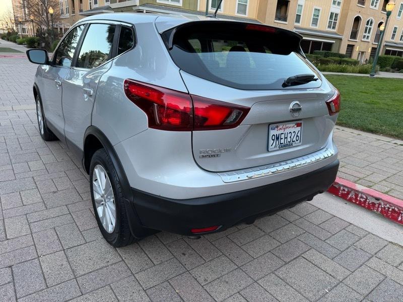 Nissan Rogue Sport S 4D SUV FWD 2017