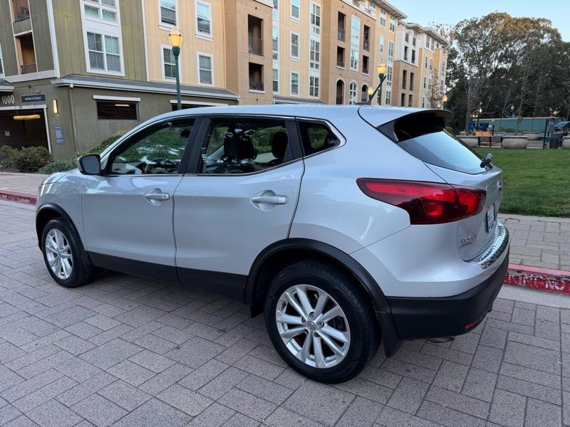 Nissan Rogue Sport S 4D SUV FWD 2017