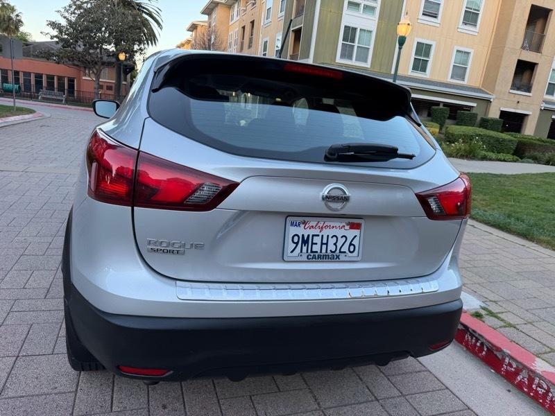 Nissan Rogue Sport S 4D SUV FWD 2017