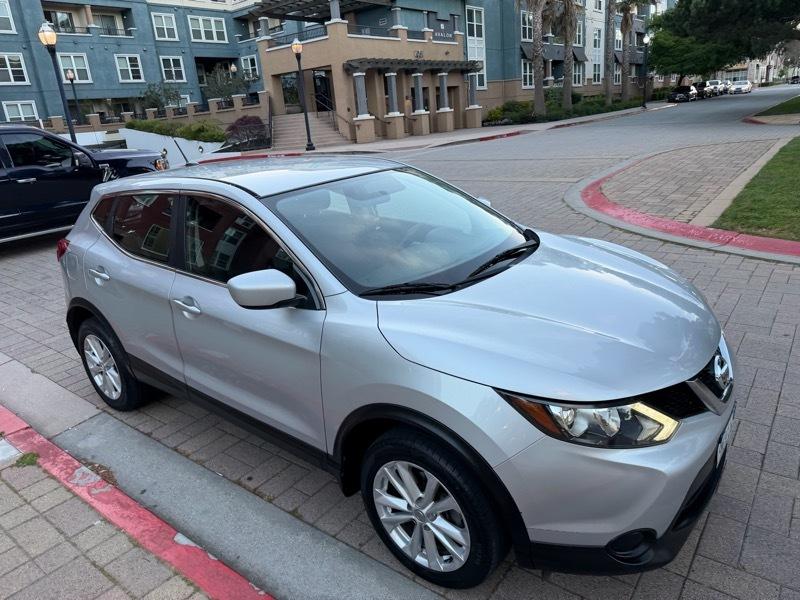 Nissan Rogue Sport S 4D SUV FWD 2017