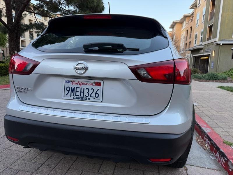 Nissan Rogue Sport S 4D SUV FWD 2017