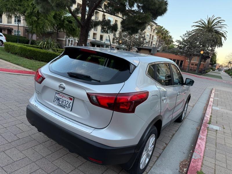 Nissan Rogue Sport S 4D SUV FWD 2017