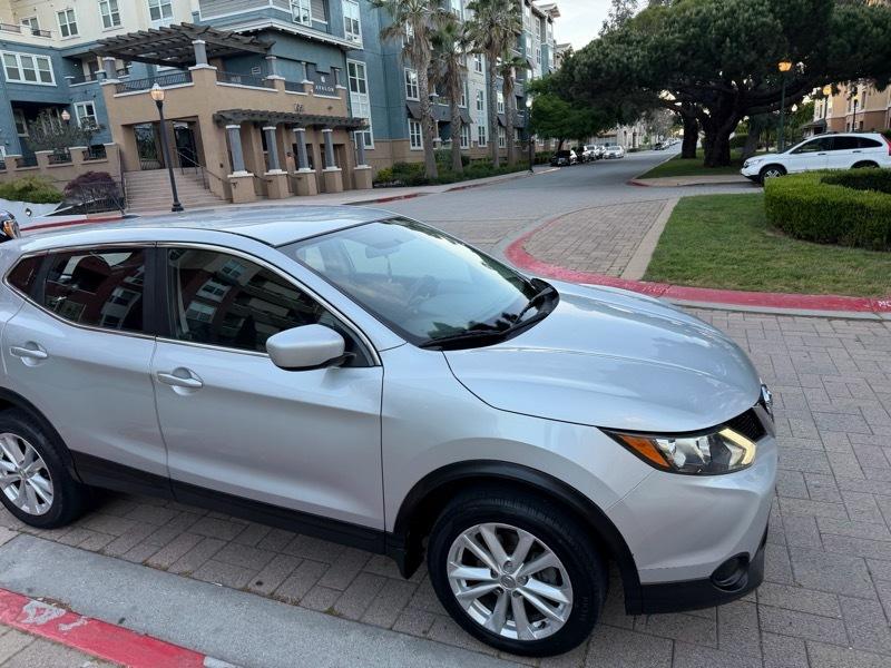 Nissan Rogue Sport S 4D SUV FWD 2017