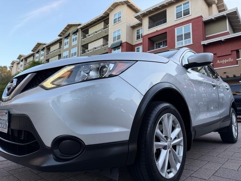 Nissan Rogue Sport S 4D SUV FWD 2017