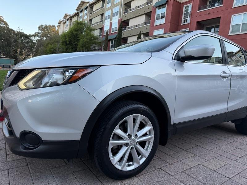 Nissan Rogue Sport S 4D SUV FWD 2017