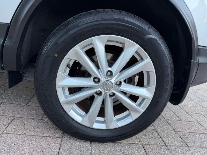 Nissan Rogue Sport S 4D SUV FWD 2017