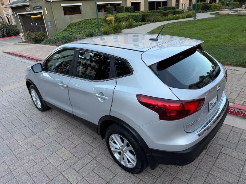 Nissan Rogue Sport S 4D SUV FWD 2017