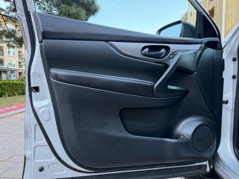 Nissan Rogue Sport S 4D SUV FWD 2017