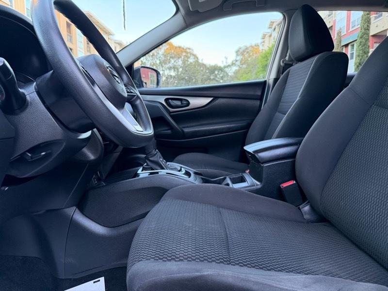 Nissan Rogue Sport S 4D SUV FWD 2017