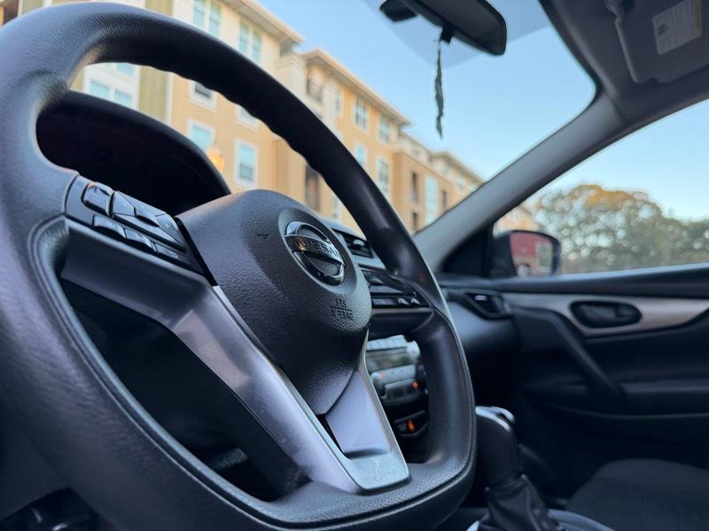 Nissan Rogue Sport S 4D SUV FWD 2017