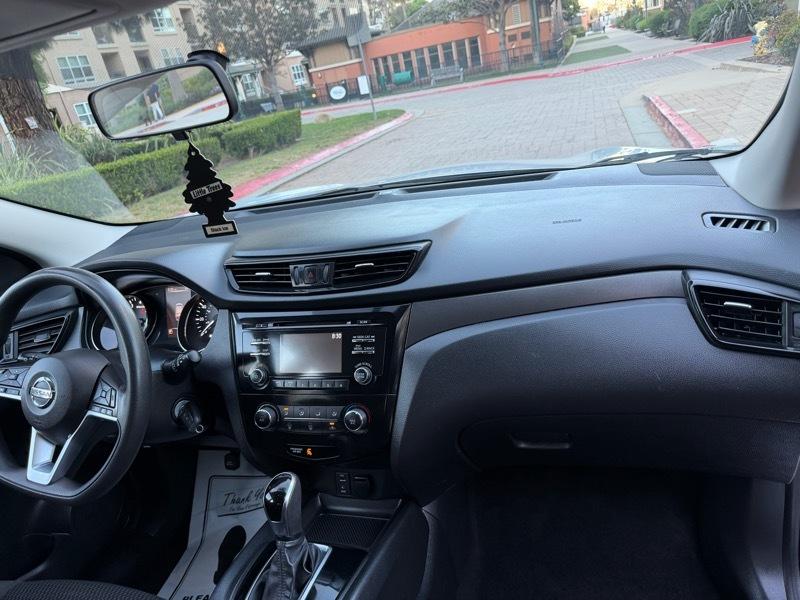 Nissan Rogue Sport S 4D SUV FWD 2017