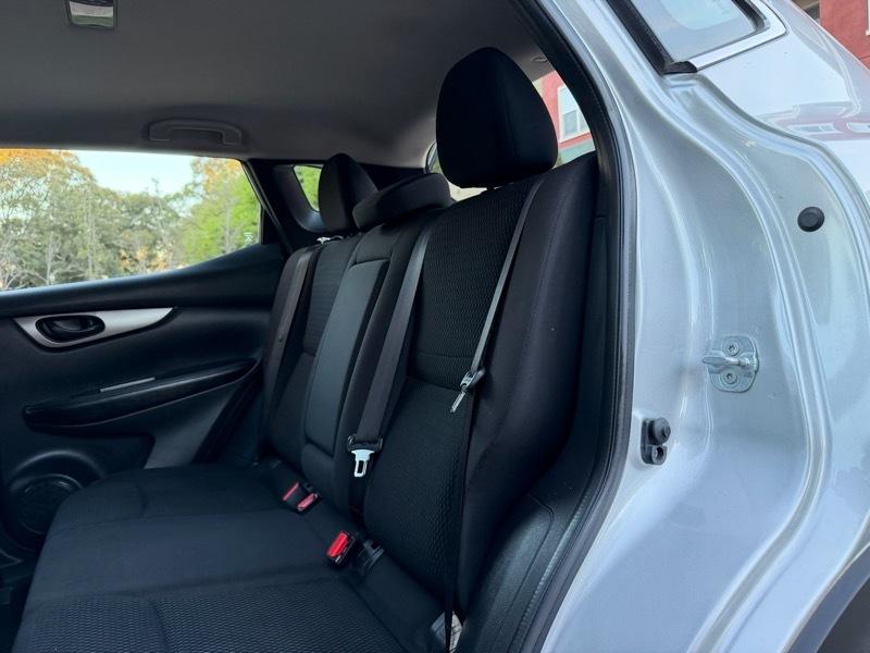 Nissan Rogue Sport S 4D SUV FWD 2017