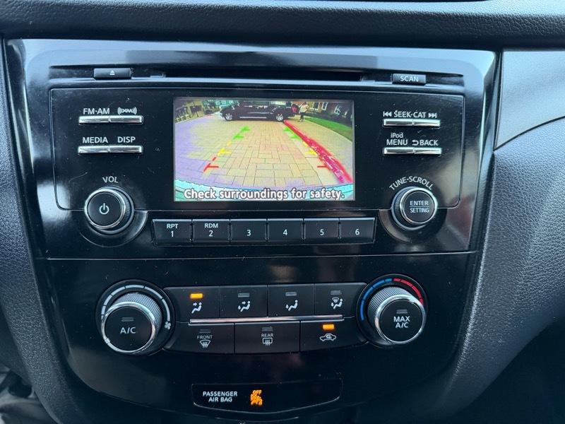 Nissan Rogue Sport S 4D SUV FWD 2017