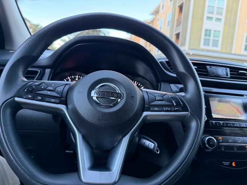 Nissan Rogue Sport S 4D SUV FWD 2017