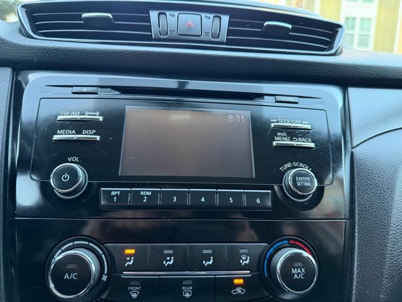 Nissan Rogue Sport S 4D SUV FWD 2017