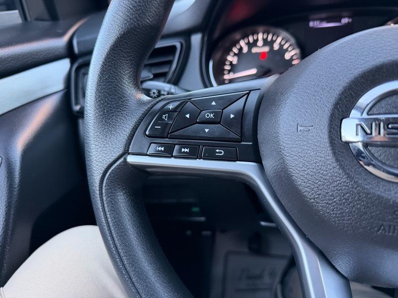 Nissan Rogue Sport S 4D SUV FWD 2017