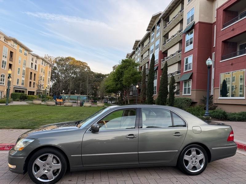 Lexus LS 430 Sedan 2005