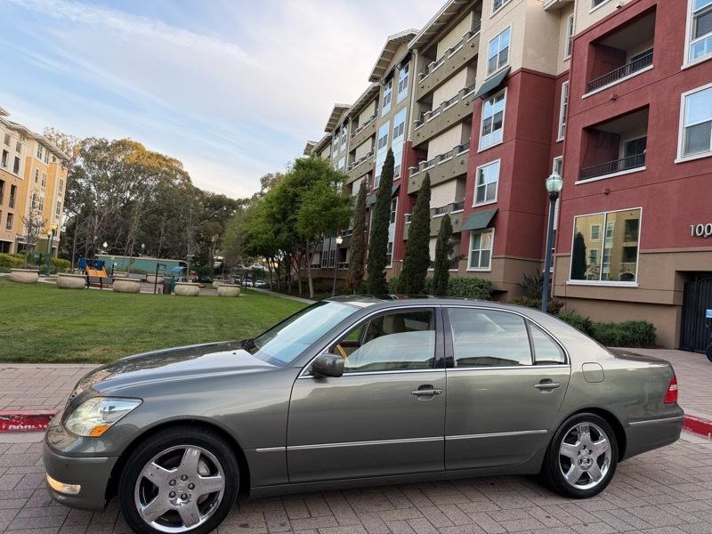 Lexus LS 430 Sedan 2005