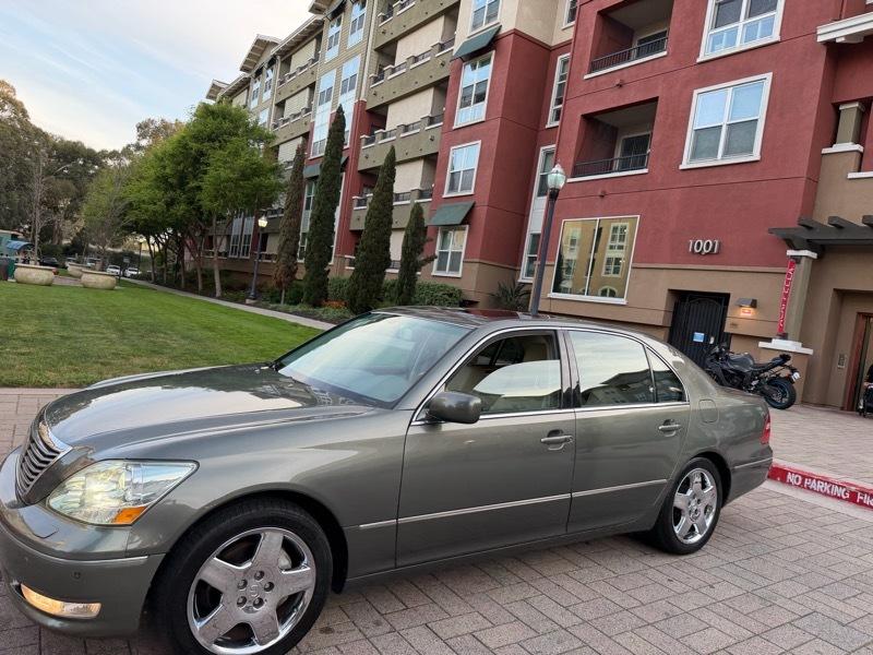 Lexus LS 430 Sedan 2005