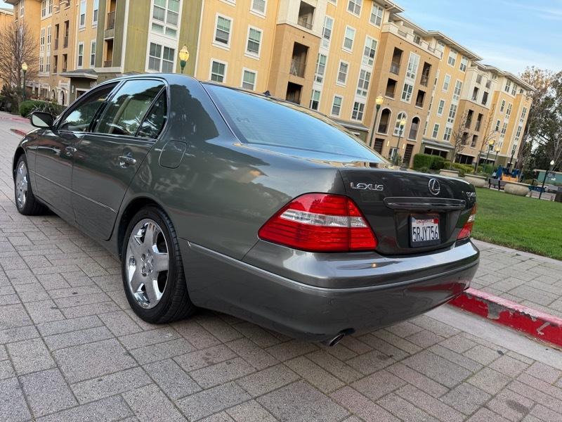 Lexus LS 430 Sedan 2005