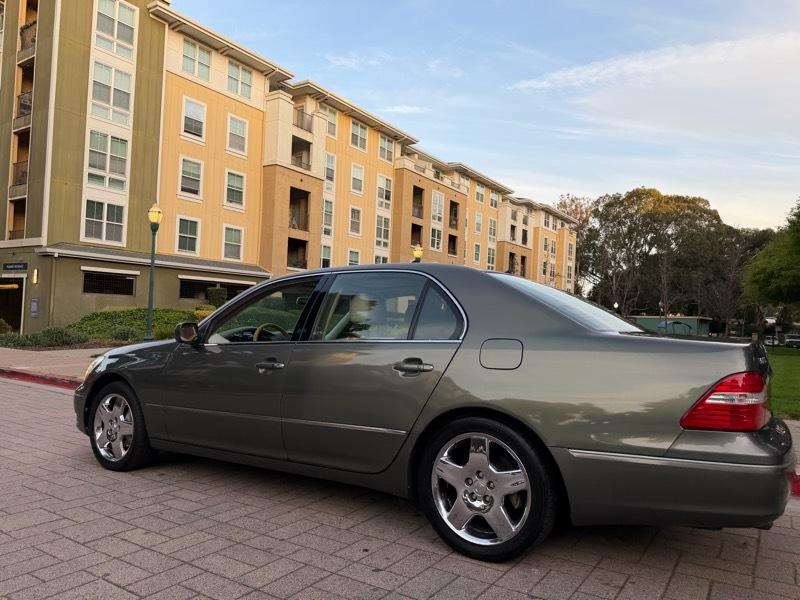 Lexus LS 430 Sedan 2005