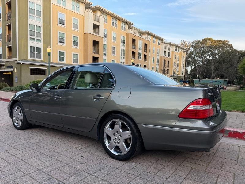 Lexus LS 430 Sedan 2005