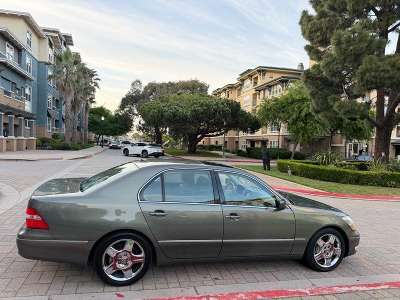Lexus LS 430 Sedan 2005