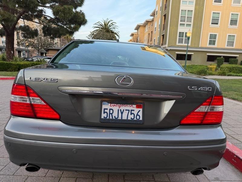 Lexus LS 430 Sedan 2005