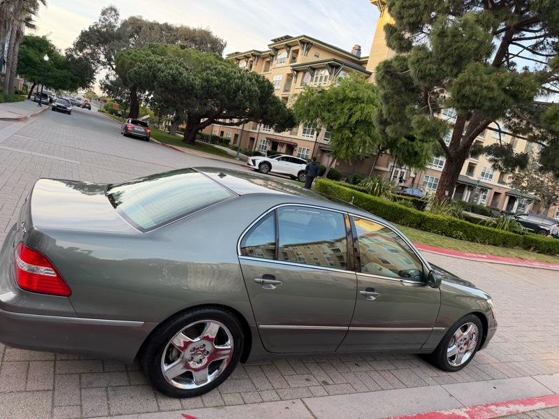Lexus LS 430 Sedan 2005