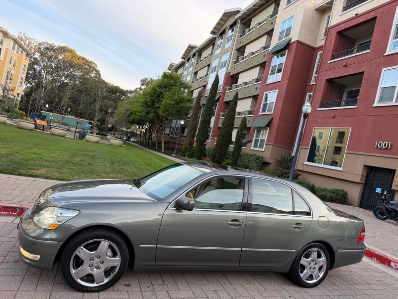 Lexus LS 430 Sedan 2005