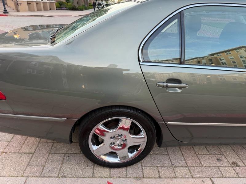 Lexus LS 430 Sedan 2005