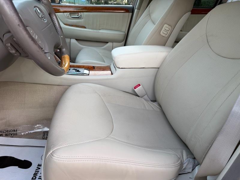 Lexus LS 430 Sedan 2005