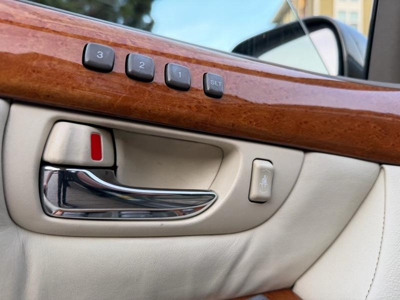 Lexus LS 430 Sedan 2005