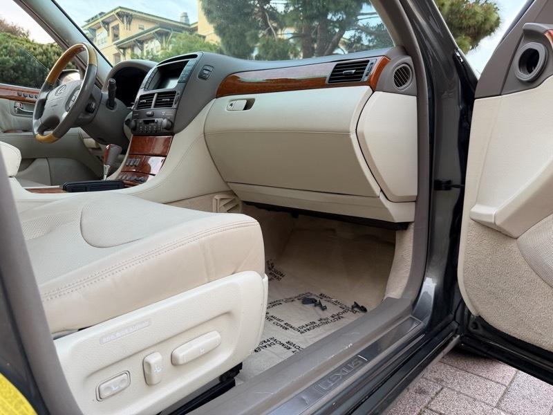 Lexus LS 430 Sedan 2005