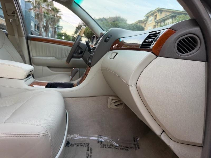 Lexus LS 430 Sedan 2005