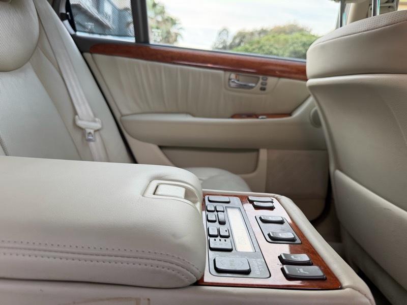 Lexus LS 430 Sedan 2005