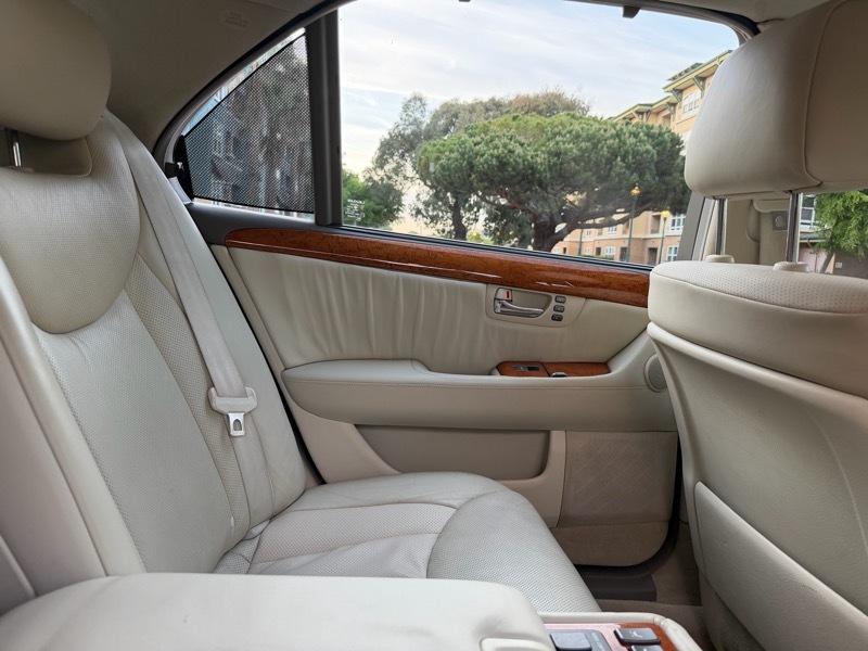 Lexus LS 430 Sedan 2005