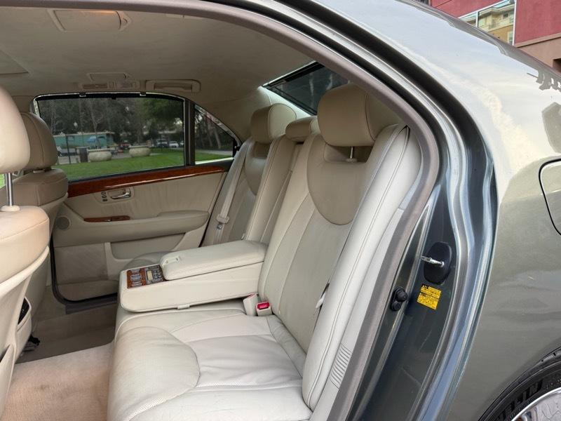 Lexus LS 430 Sedan 2005
