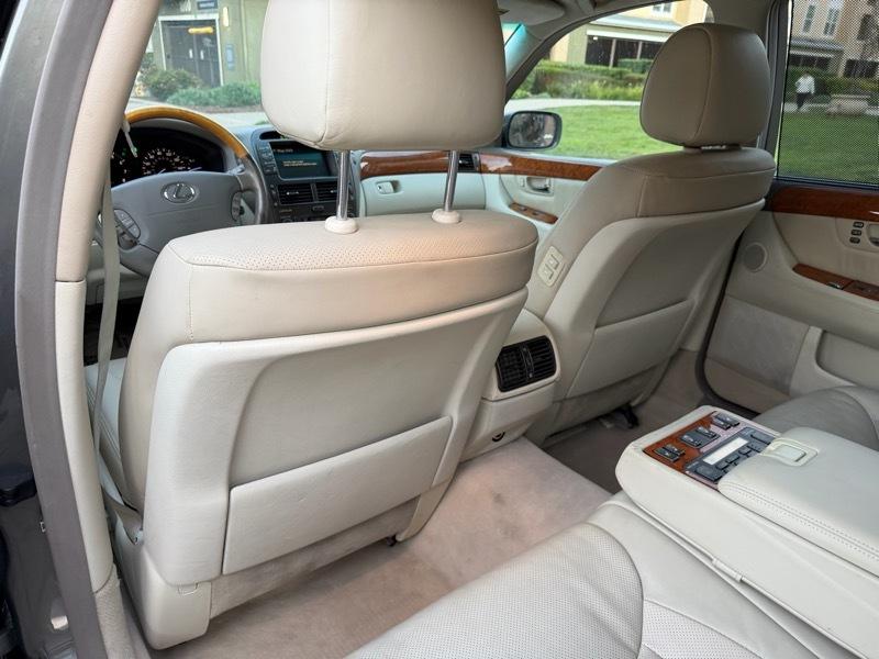 Lexus LS 430 Sedan 2005