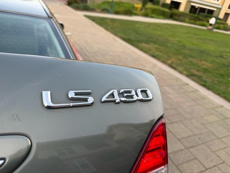 Lexus LS 430 Sedan 2005