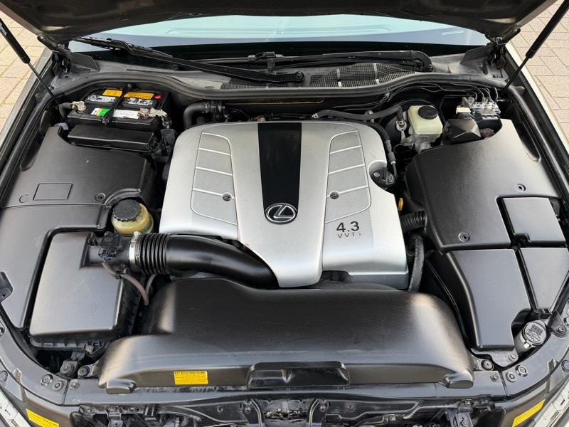 Lexus LS 430 Sedan 2005