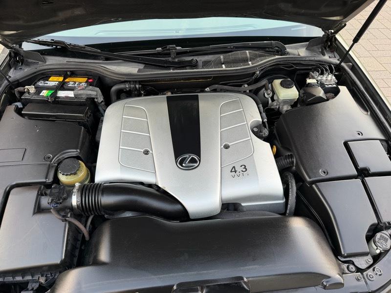 Lexus LS 430 Sedan 2005