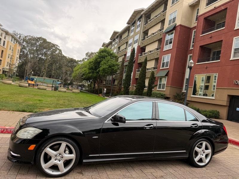 Mercedes-Benz S-Class S550 2012