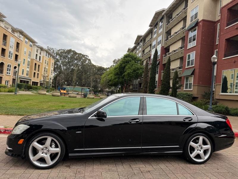 Mercedes-Benz S-Class S550 2012